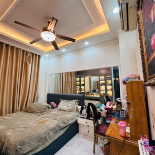 Bán nhà phố cao cấp có thang máy tại đường Lê Văn Chí, phường Linh Trung, TP Thủ Đức